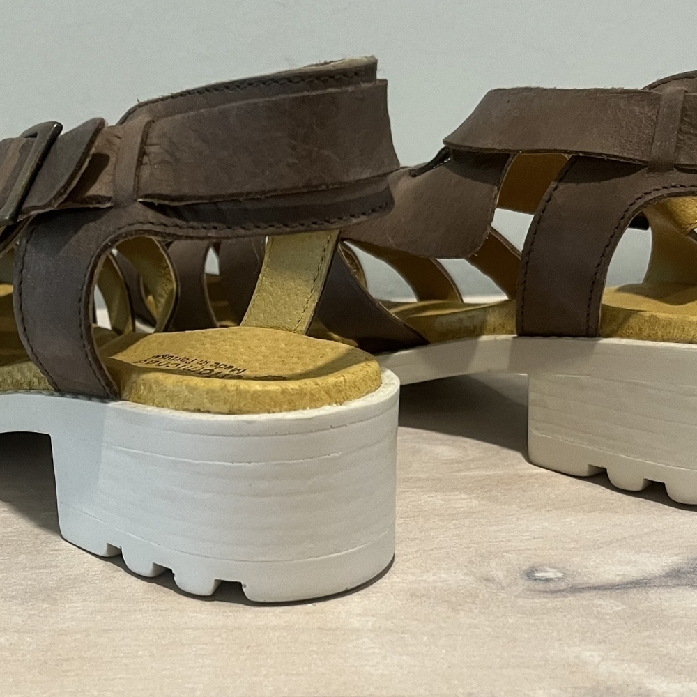 Eric Michael Mykonos Sandal in Stone with Cream Lug Sole. Size 39EU. New… - Picture 5 of 9